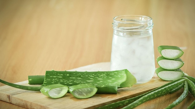 Aloe vera skin tightening face pack