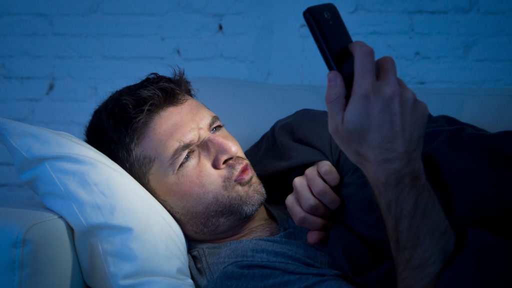 Smartphones Affect Your Skin